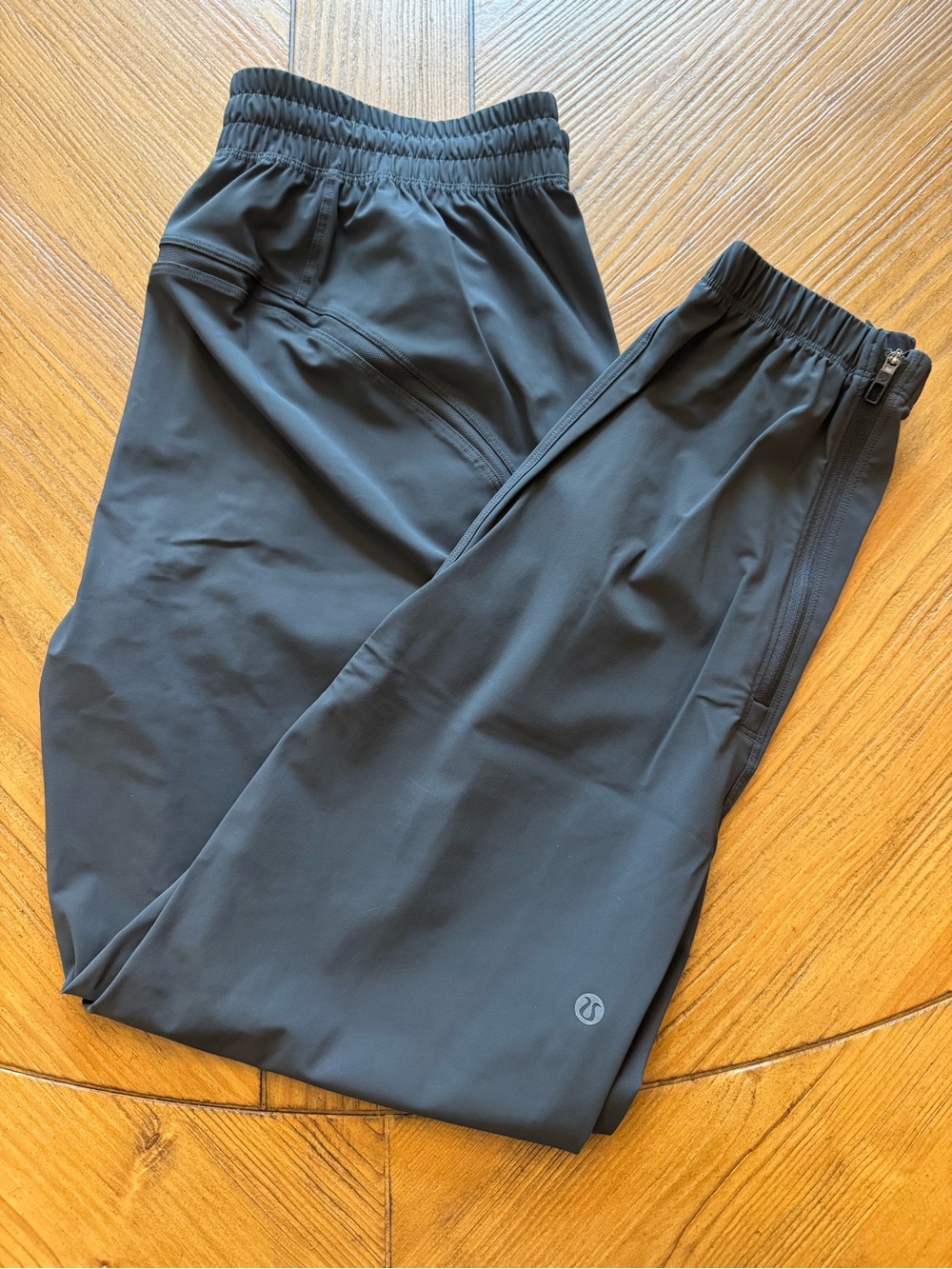 NWOT LULULEMON PACE BREAKER JOGGERS SHORTER